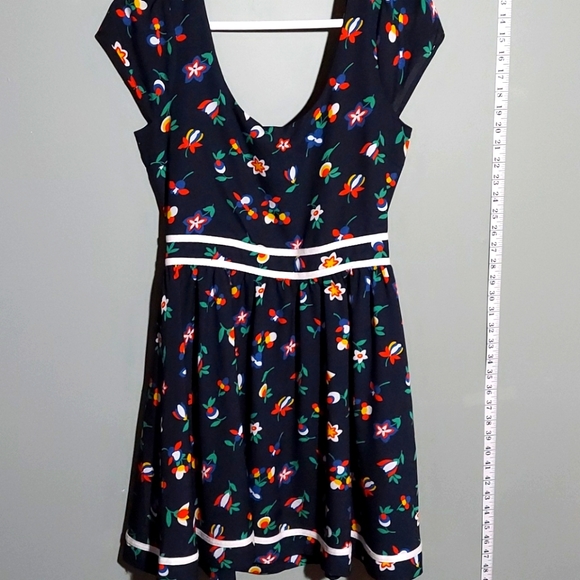 Dress - Picture 1 of 5